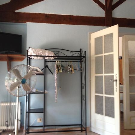 Domaine De La Marseillaise Apartment La Crau Room photo