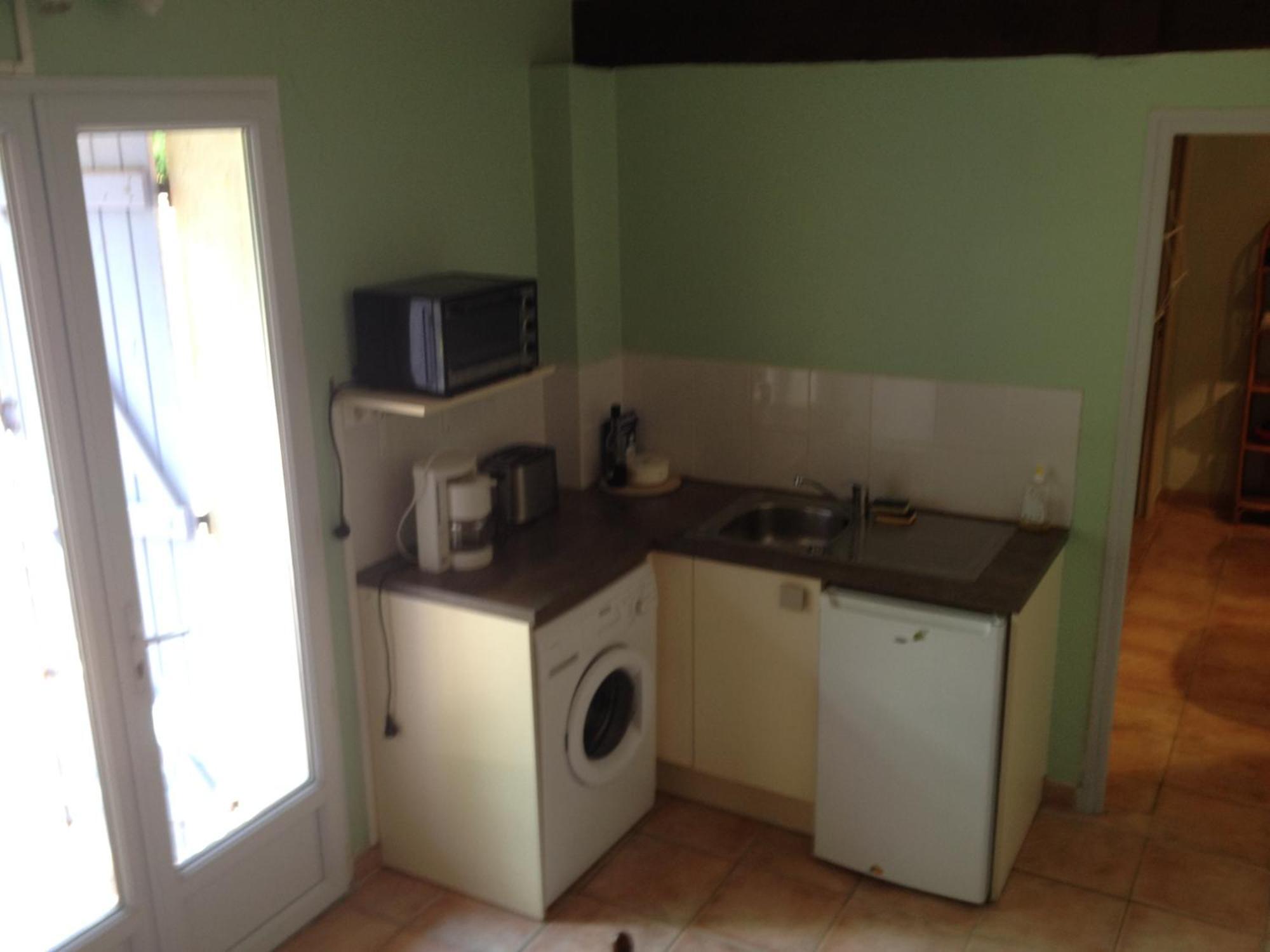 Domaine De La Marseillaise Apartment La Crau Room photo