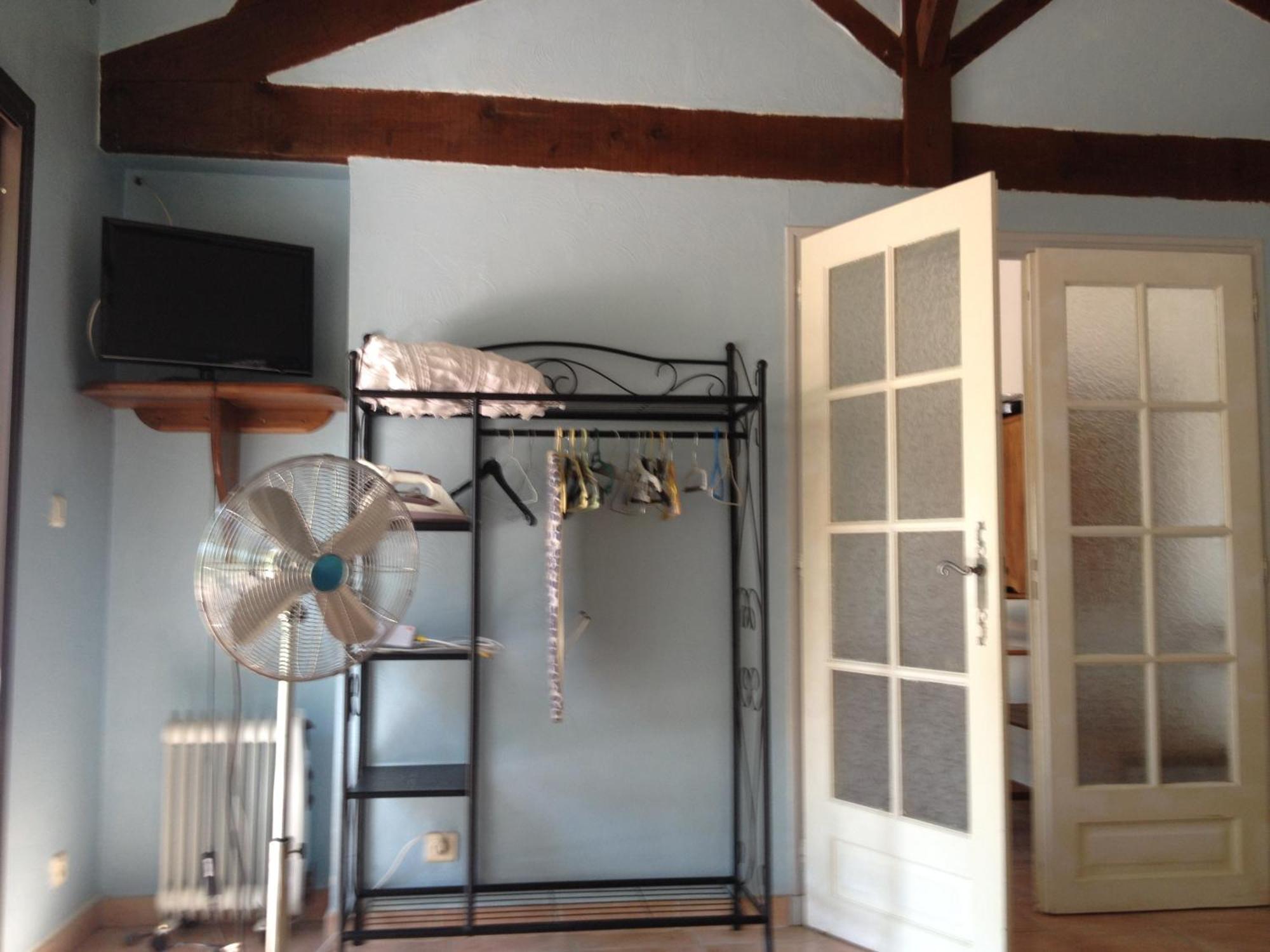 Domaine De La Marseillaise Apartment La Crau Room photo