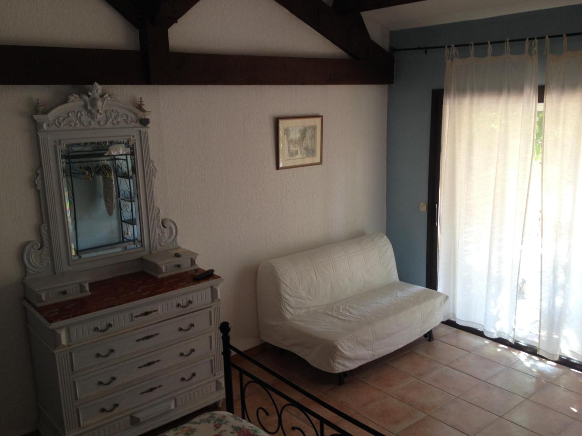 Domaine De La Marseillaise Apartment La Crau Room photo