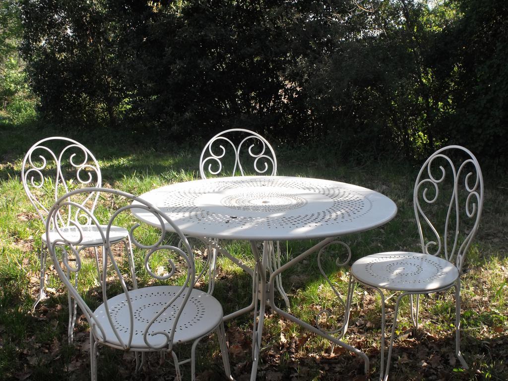 Domaine De La Marseillaise Apartment La Crau Room photo