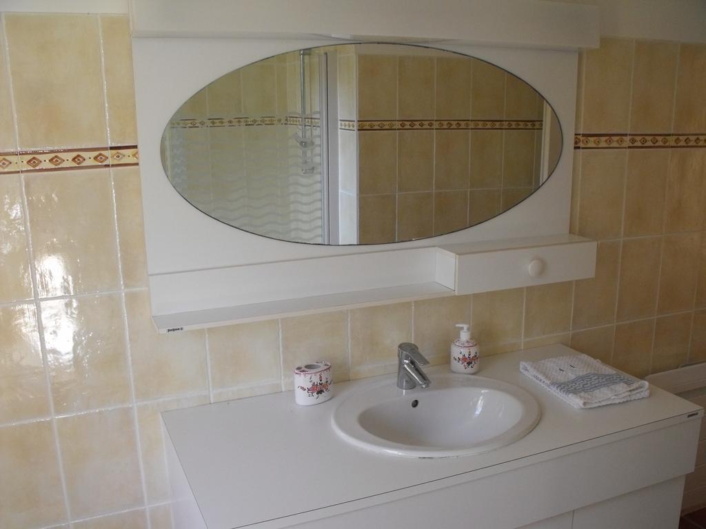 Domaine De La Marseillaise Apartment La Crau Room photo
