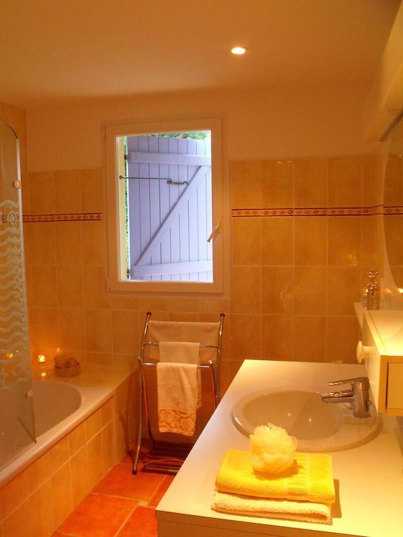 Domaine De La Marseillaise Apartment La Crau Room photo